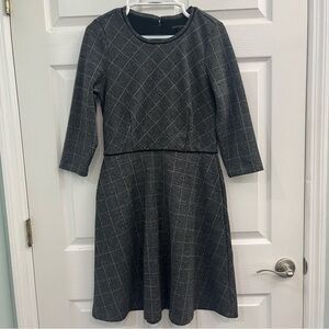 Banana Republic Grey Black White Plaid 3/4 Sleeve Pockets Warm Womens Midi Dress